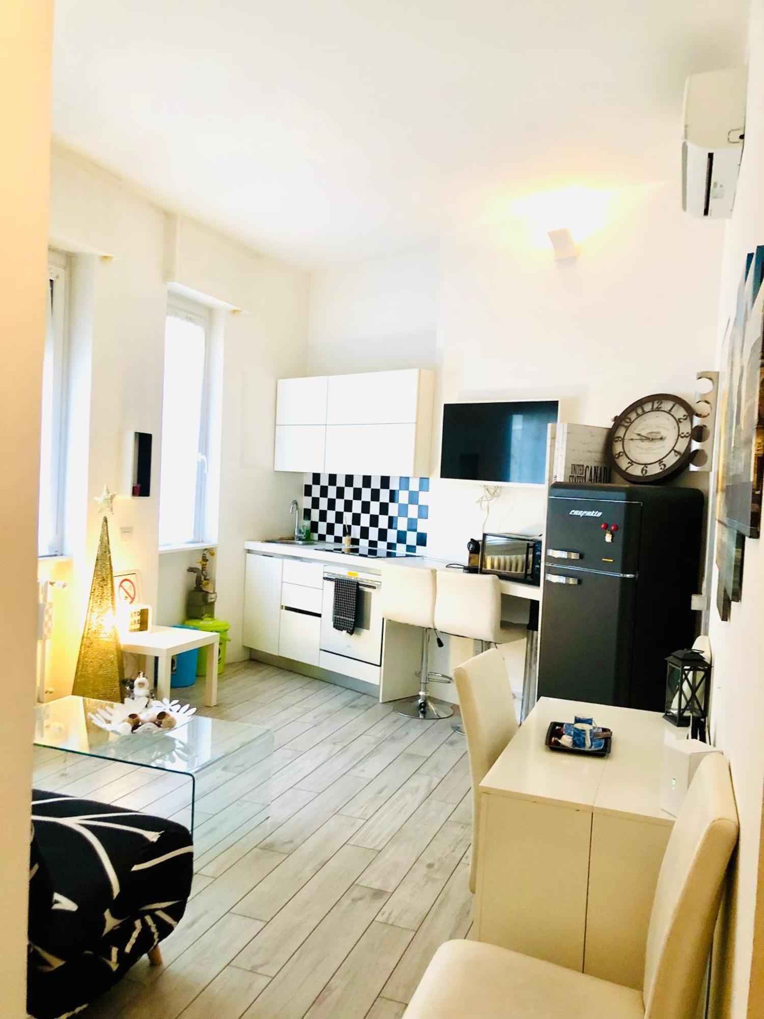 Joo'S Flat Bed & Breakfast Милано Екстериор снимка